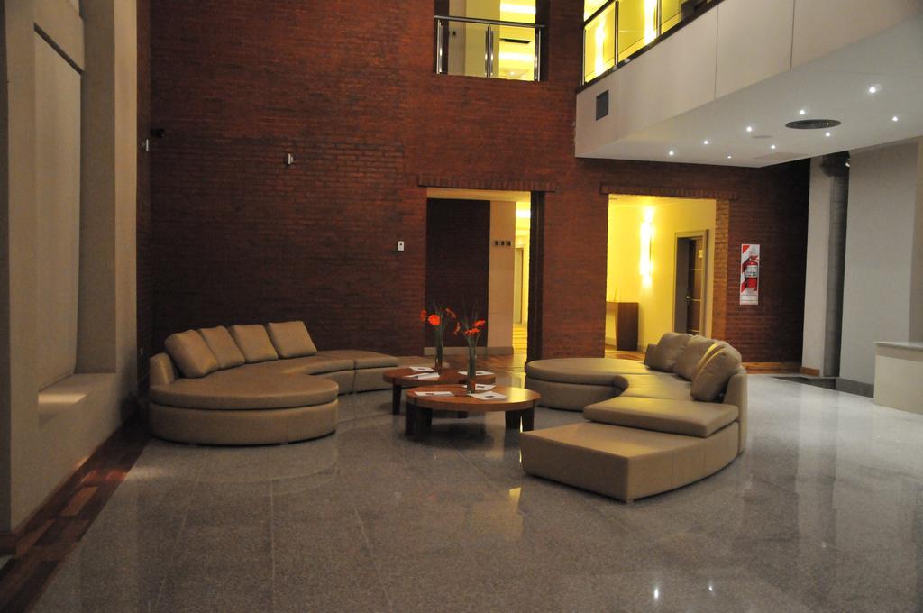 Antu Malal Hotel Plaza Huincul Exterior photo