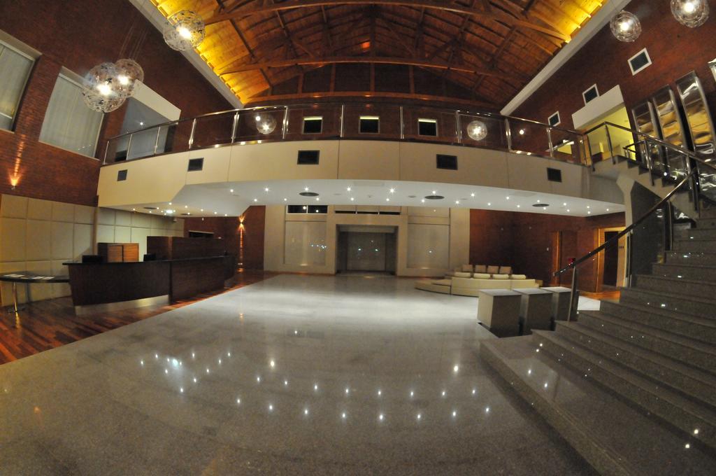 Antu Malal Hotel Plaza Huincul Exterior photo