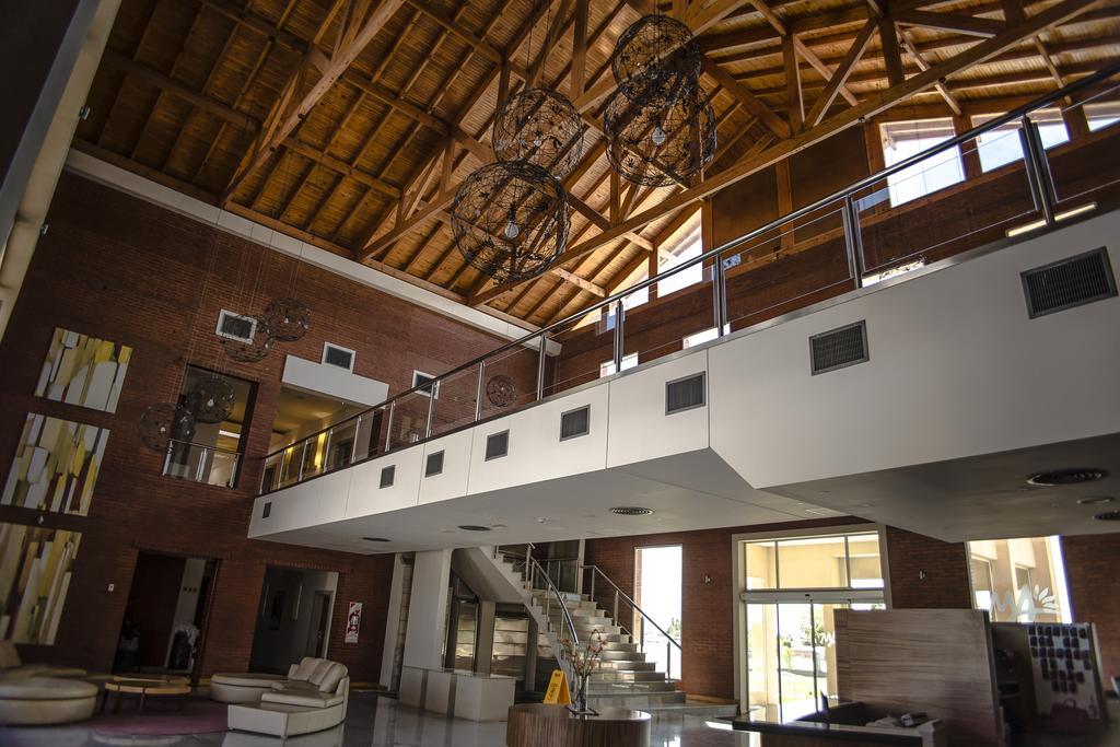 Antu Malal Hotel Plaza Huincul Exterior photo