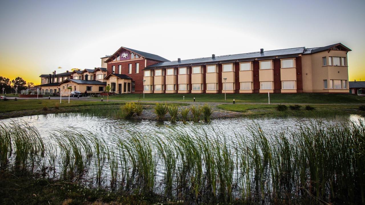 Antu Malal Hotel Plaza Huincul Exterior photo
