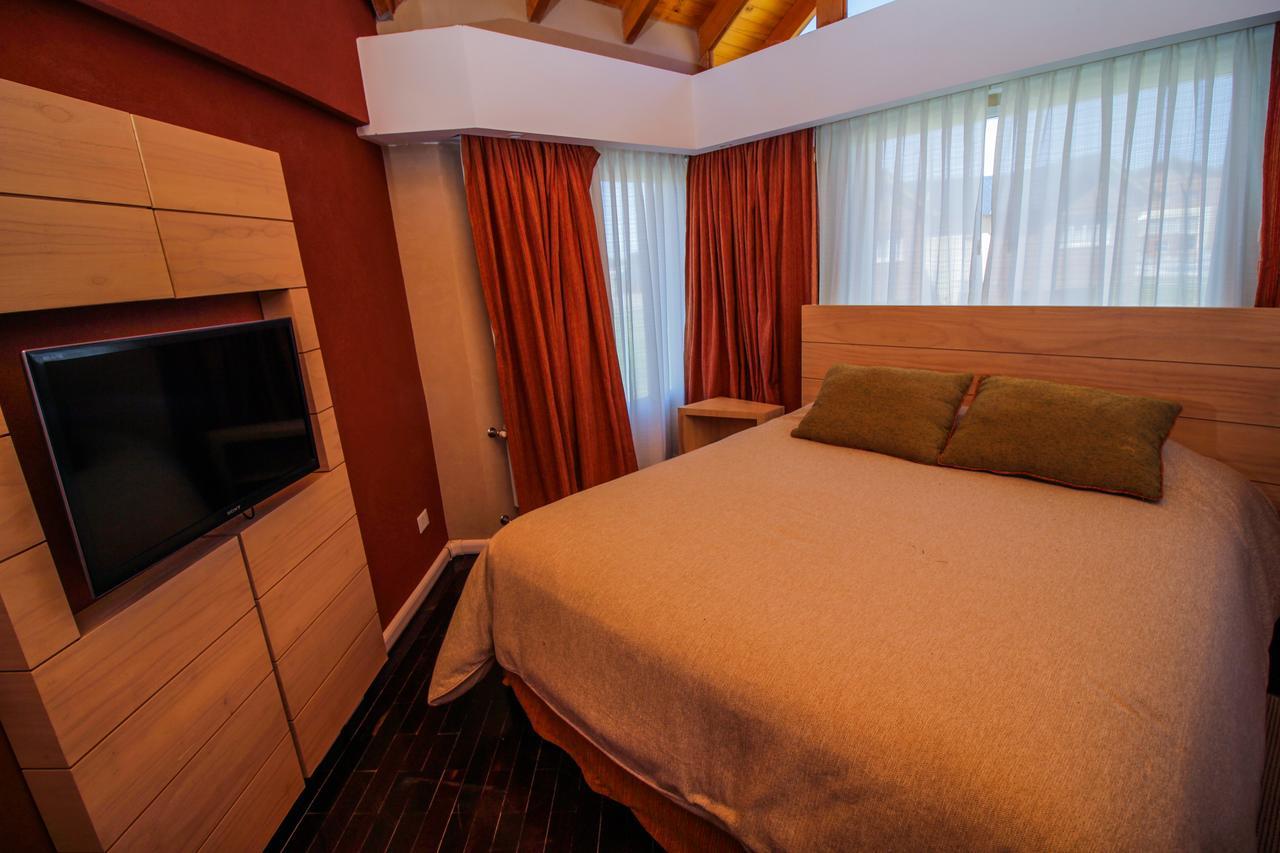 Antu Malal Hotel Plaza Huincul Exterior photo